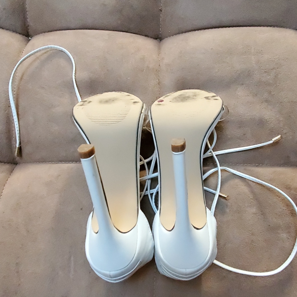 Shoes - Picture 4 of 6